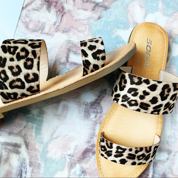 HP🎉• Leopard sandals• - Picture 6 of 8